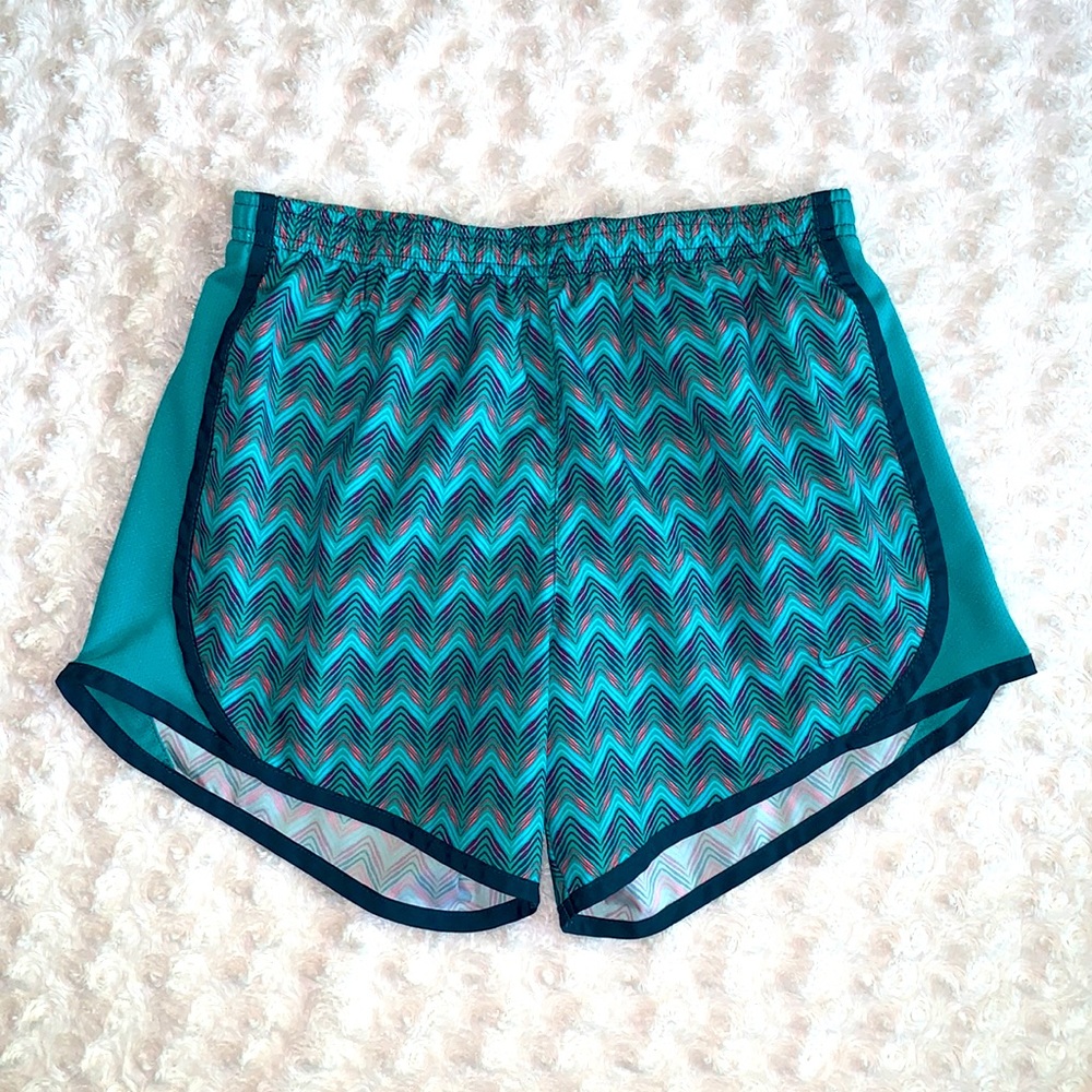 Nike✨DRI-FIT Tempo Girls XL~Women’s S Short